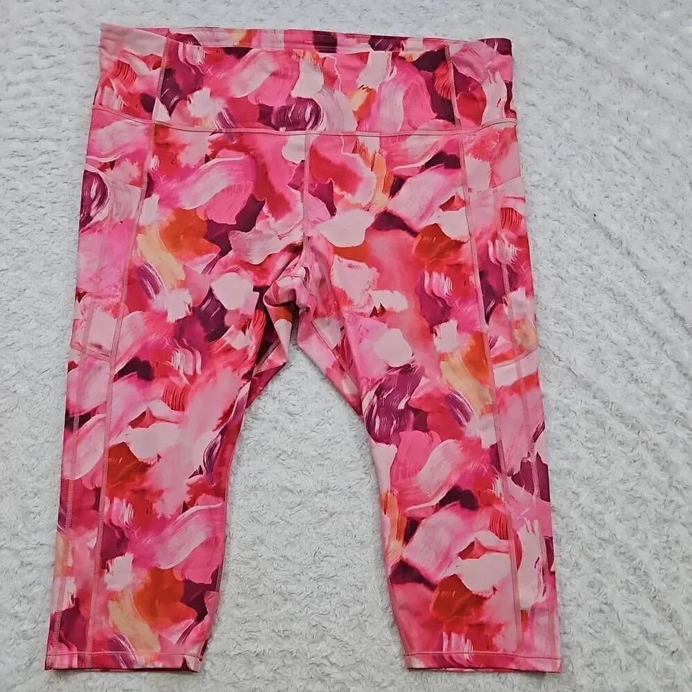 Athleta ultimate stash II Capri womens 3X Painted energy pink Floral Yoga Gym